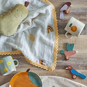 Погремушка текстильная в виде груши Bloomingville MINI "Ras", зеленая, 18 см