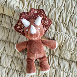 Погремушка текстильная в виде динозавра Bloomingville MINI "Fintan", коричневая, 19 см