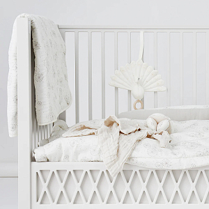 Подвесная музыкальная игрушка Cam Cam Copenhagen "Peacock", сливочный крем