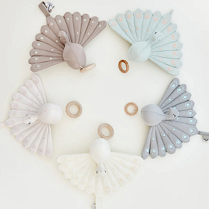 Подвесная музыкальная игрушка Cam Cam Copenhagen "Peacock", сливочный крем