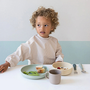 Детский нагрудник с рукавами Cam Cam Copenhagen "Classic Stripes Camel", карамельные полоски