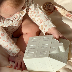 Светильник в виде домика из Копенгагена Кам Кам Копенгаген (Cam Cam Copenhagen), белый