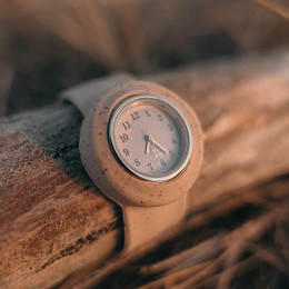 Часы наручные Mrs. Ertha "Speckled Nude", песочный кристалл