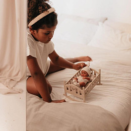 Кукла с кроваткой Mrs. Ertha "Josie Flower Buds", мириада цветов, 20 см