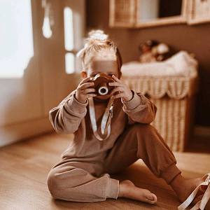 Цифровая камера Mrs. Ertha "Cam Cam Little Daisys", очарование маргариток с кирпичным