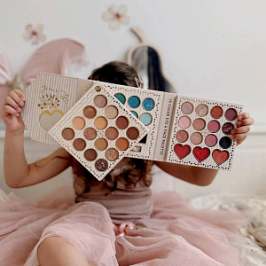 Набор для макияжа Mrs. Ertha "My First Make Up Mon Chérie", 50 оттенков, мульти микс